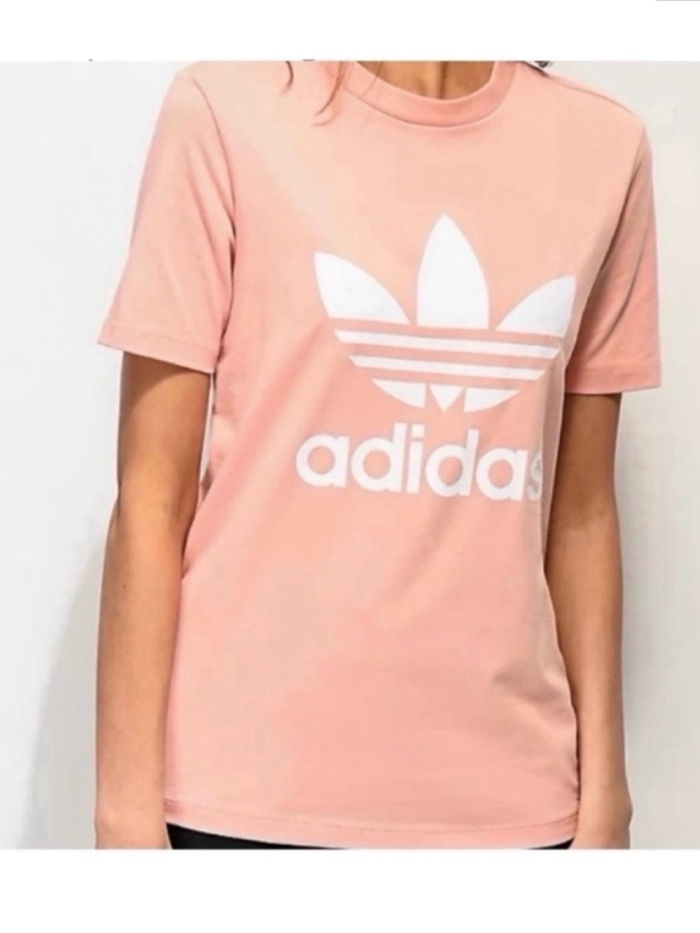 NWOT-Adidas Trefoil Graphic Logo- Blush
Cotton T-shirt. Size: small
